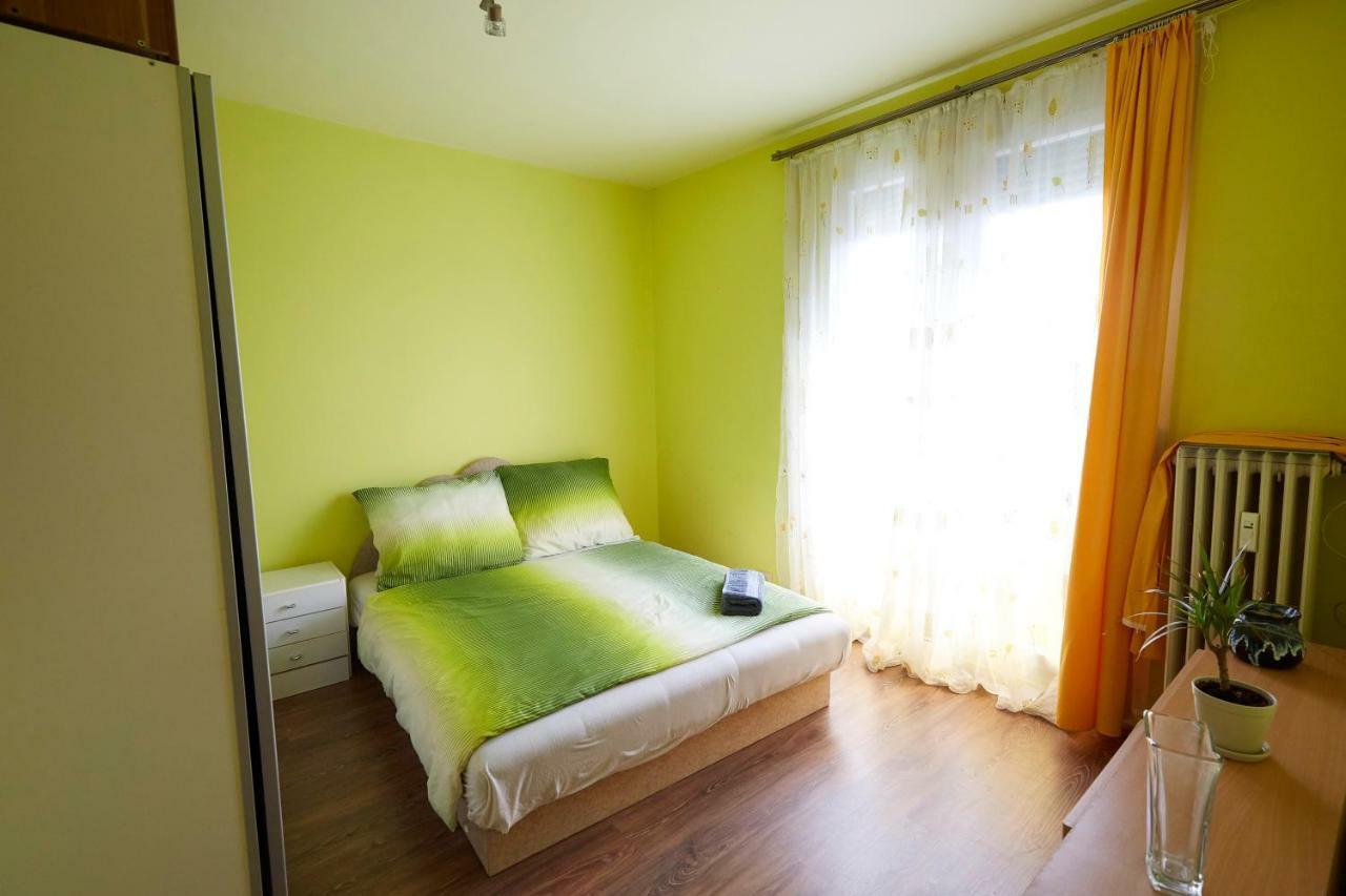 Egyetemvaros - A. Apartman Beci Exterior foto